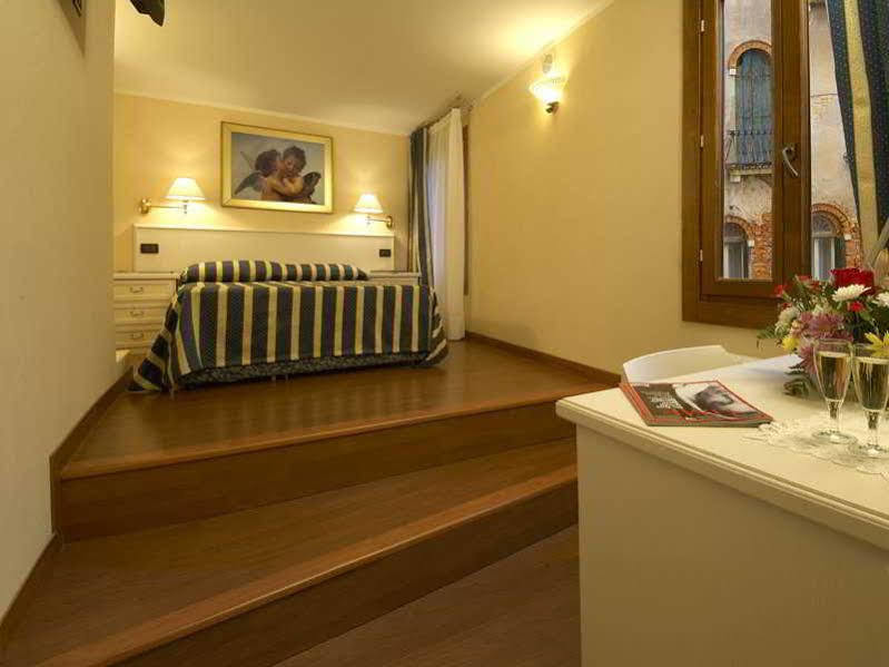 Venice Resorts Exteriör bild