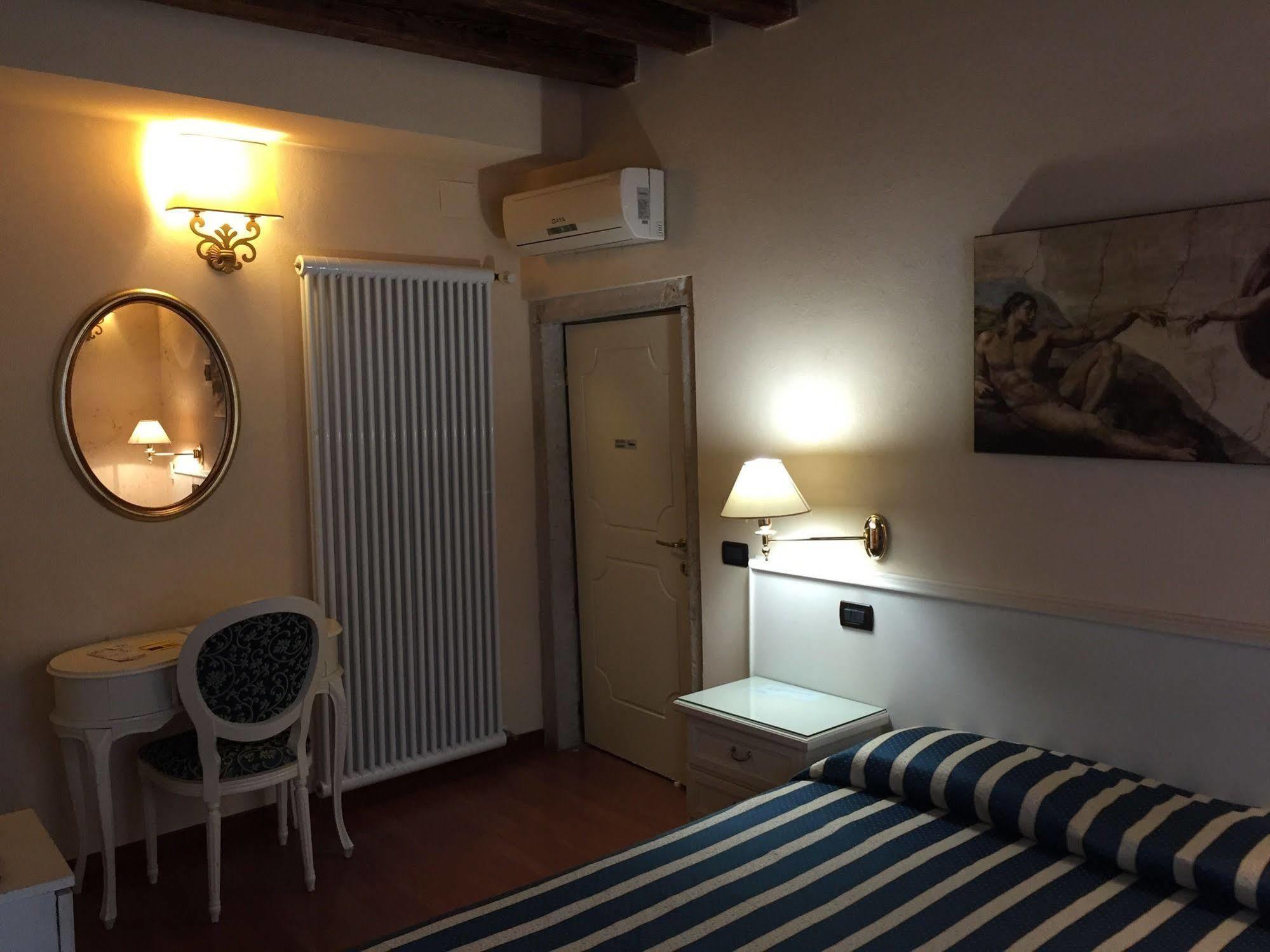 Venice Resorts Exteriör bild